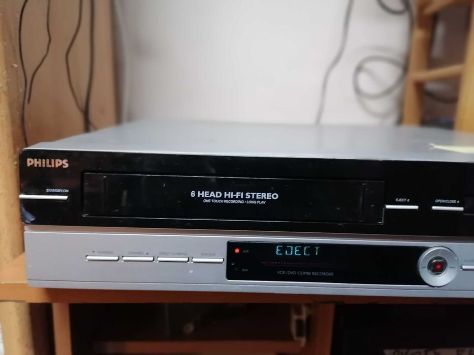Magnetowid /Nagrywarka VHS Philips DVDR3510V hi-fi stereo