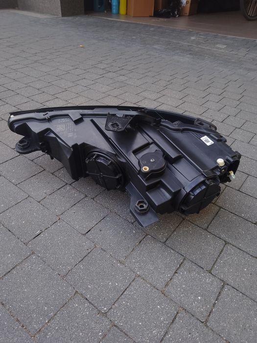 Lampa Audi A3 8V lift przód prawa usa