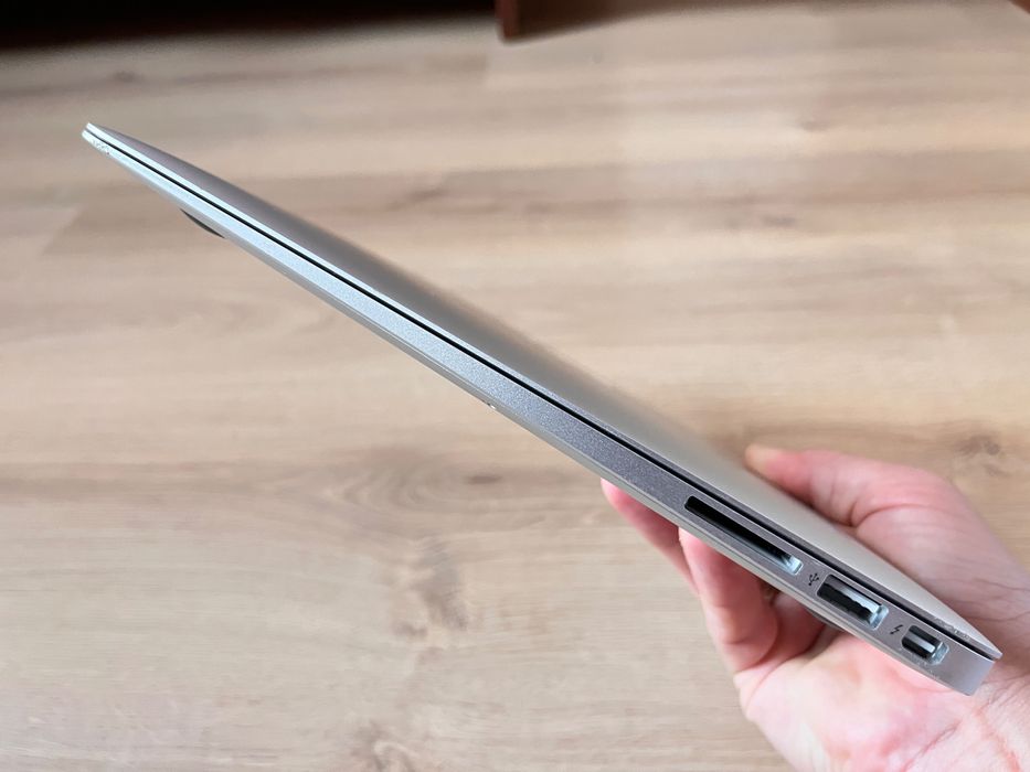  MacBook Air 13” A1466 (2017) • i5 • 8GB • 120GB SSD #25