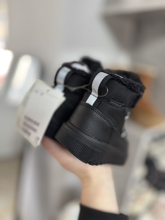 Взуття зимове чобітки H&M