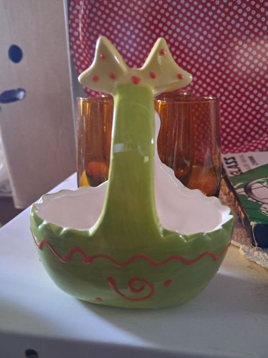 Caetinha em porcelana