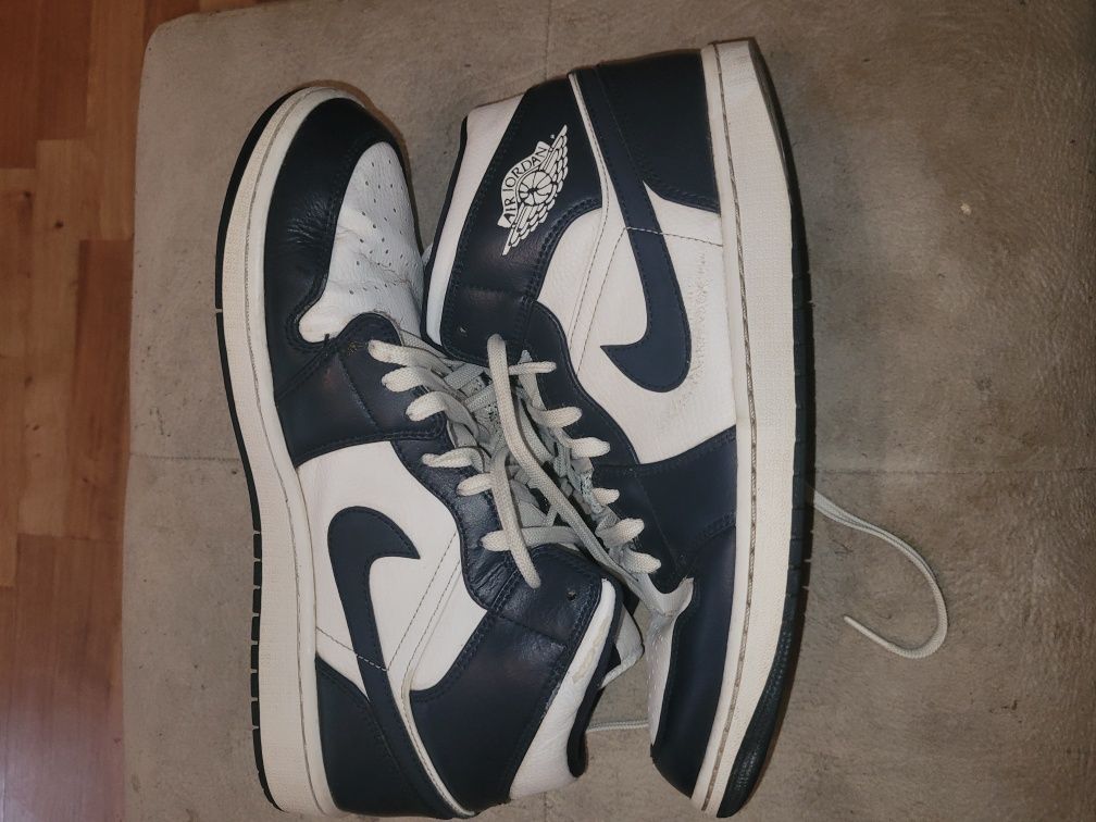 Nike jordan 1 mid