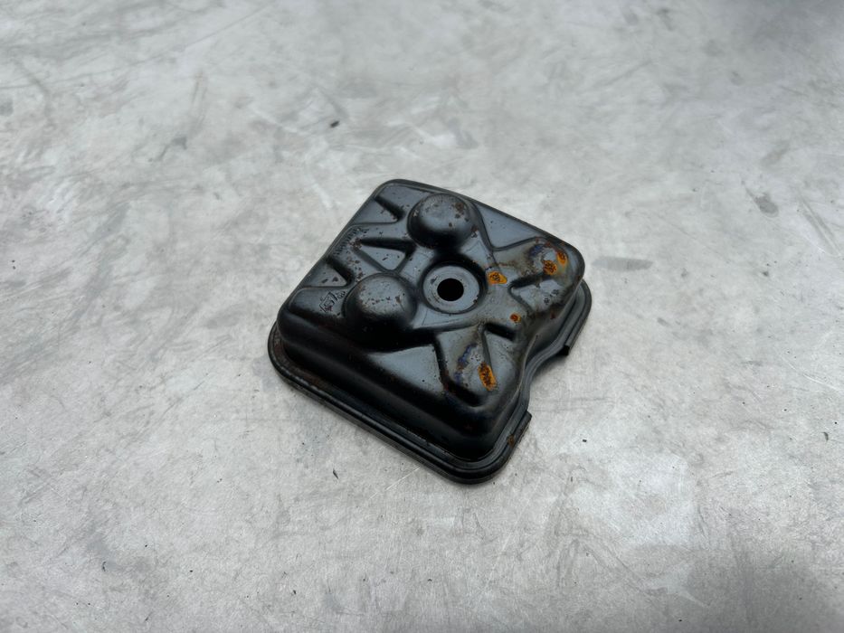 Stihl FS 87 FS 90 FS 100 FS 130 HT 101 pokrywa obudowa zaworów (538)