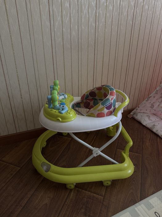 Дитячі ходунки в гарному стані