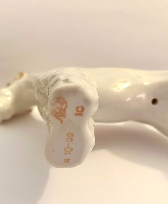 Porcelanowa figurka foksteriera Łomonosow