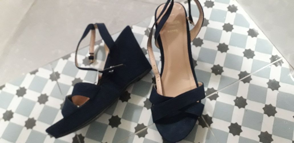 Sapatos de camurça azul