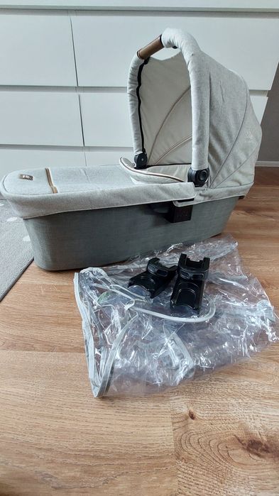 Gondola Joie z adapterami i folia przeciwdeszczową