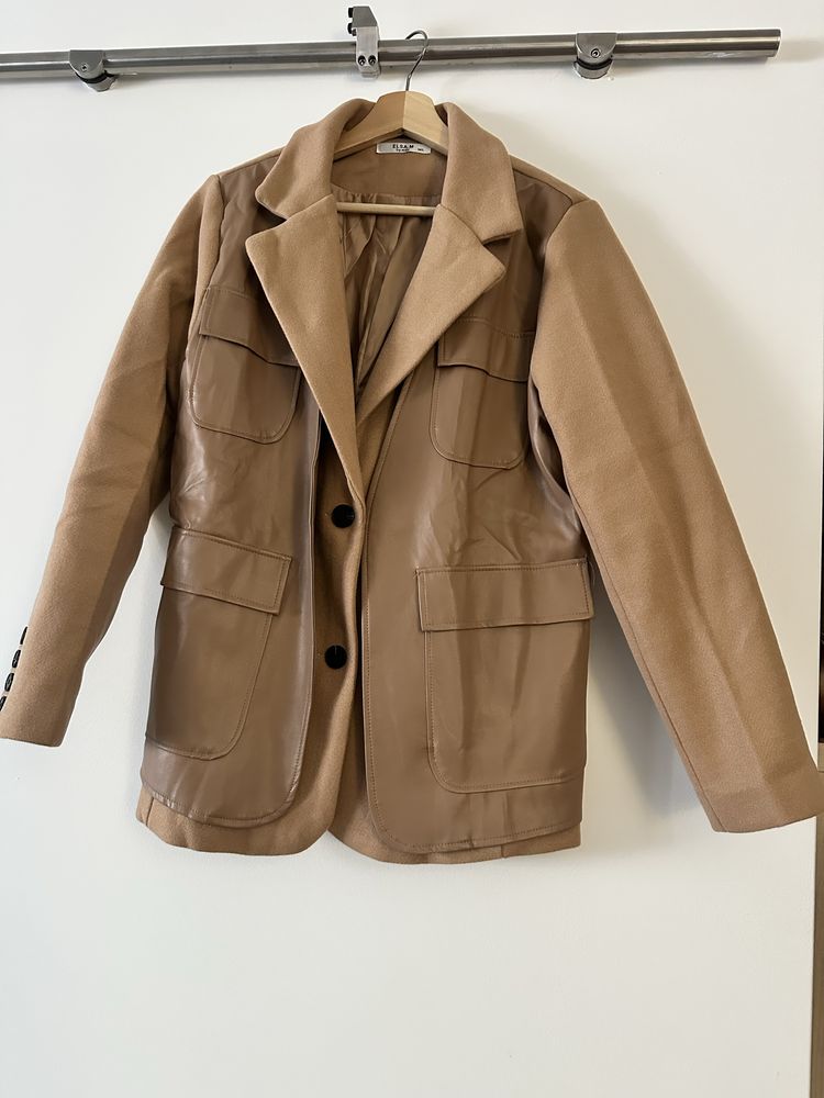Blazer fazenda com frente em polipele - cor camel