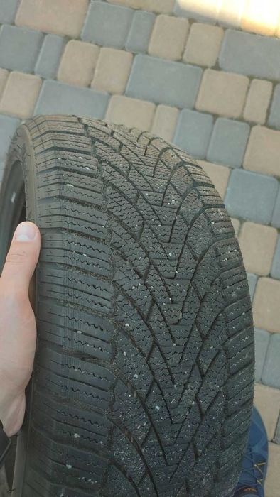 Зимова резина Roadmarch winterxpro 888 215/45 R17