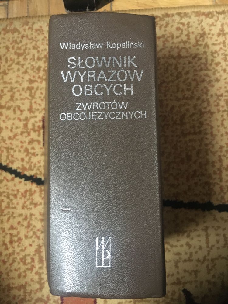 2 słowniki wyrazów obcych