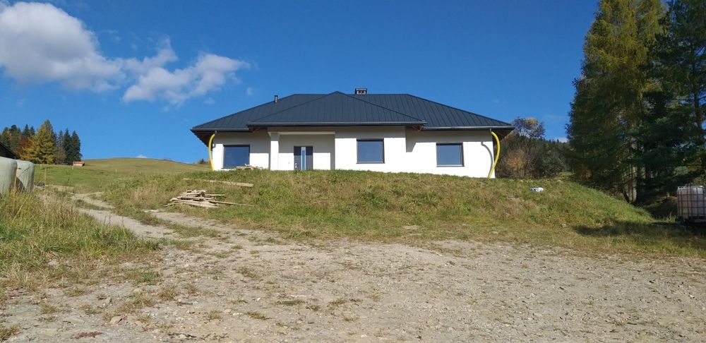 Budowa domów (usługi budowlane,płyty fundamentowe, murowanie ,dachy)