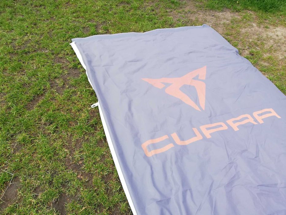 Flaga baner reklama Cupra dla fana marki
