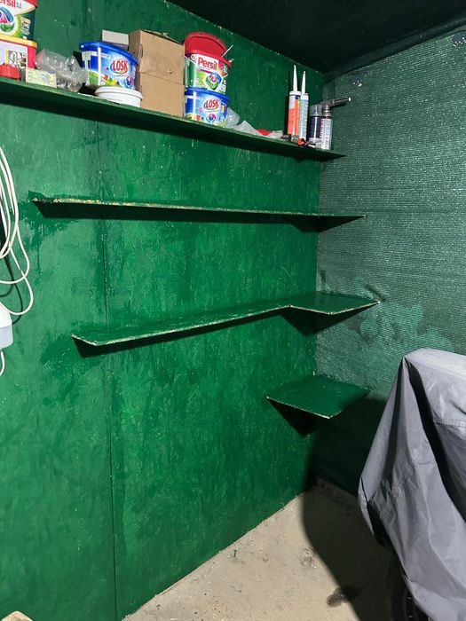 Гараж дє світло не вимикають