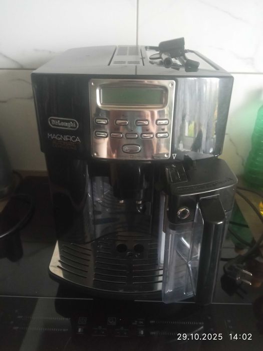 Express do kawy DeLonghi Magnifica Automatic Cappuccino