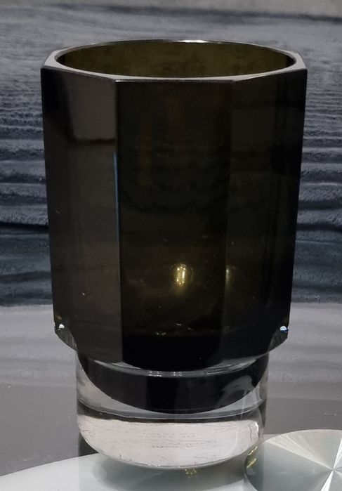 Sygnowany wazon fasetowany smokey grey proj. J. Hoffman MOSER art deco