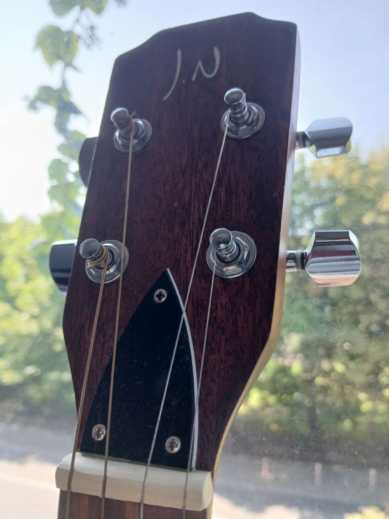 Cigarbox gitara James Neligan Cask-Firkin