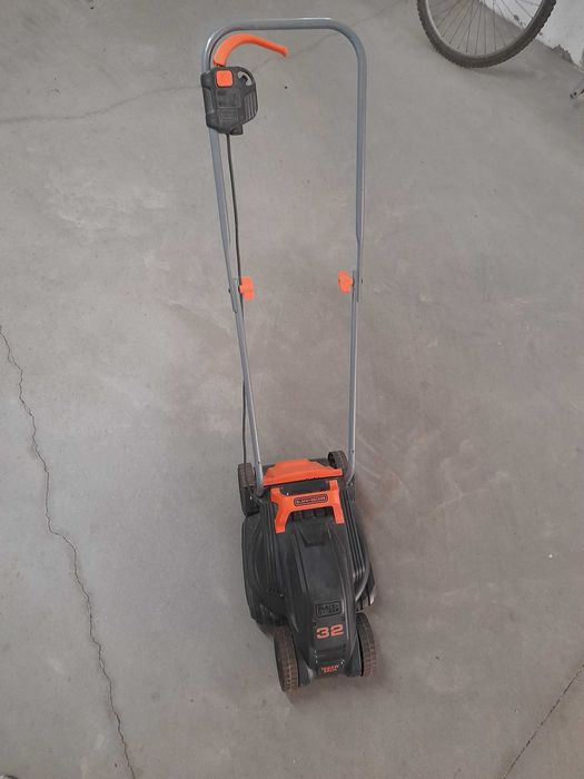 Corta relvas black & decker