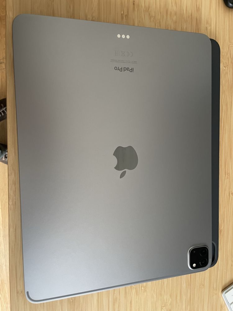 iPad Pro 12.9 6 Geração 512GB Wi-Fi