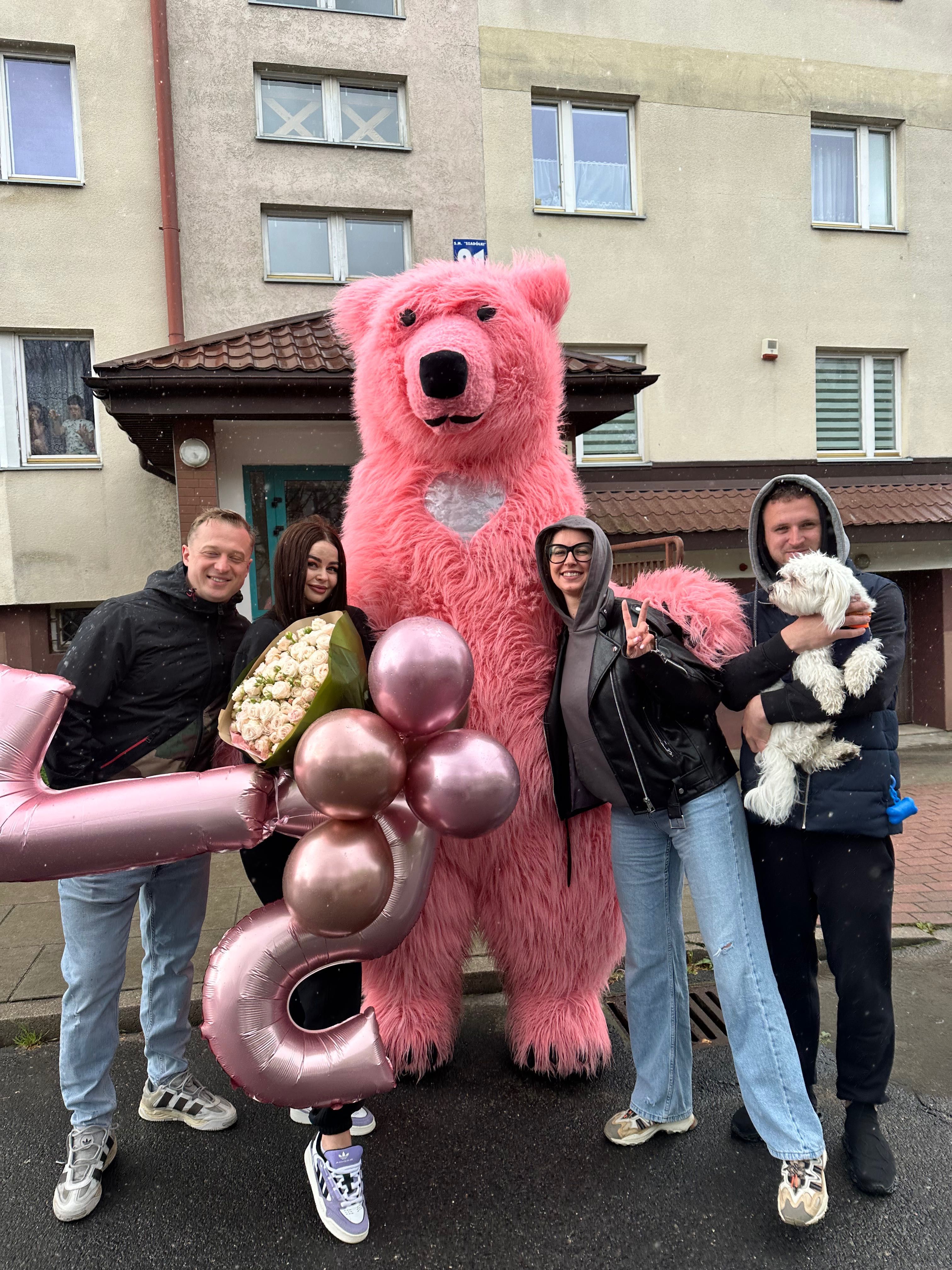 Duże maskotki: Skolim, biały miś, Stitch, króliczek, striptizerka