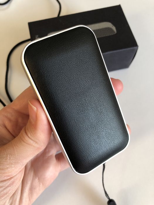 Бездротова колонка з мікрофоном