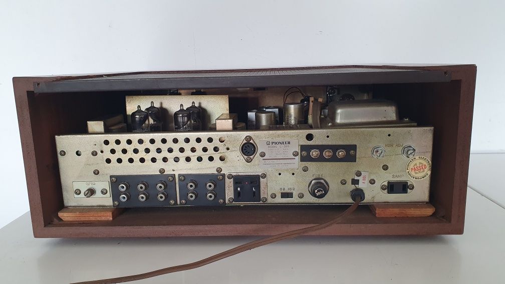 Amplituner lampowy C-300