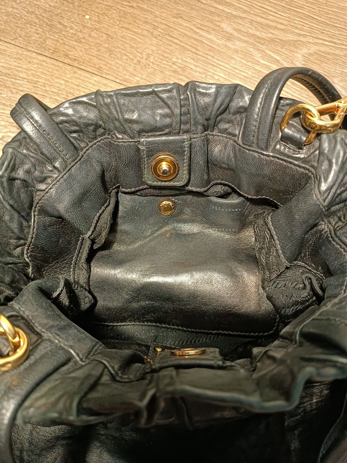 Вінтажна сумка Prada з натуральної шкіри – модель Bow Shoulder Bag