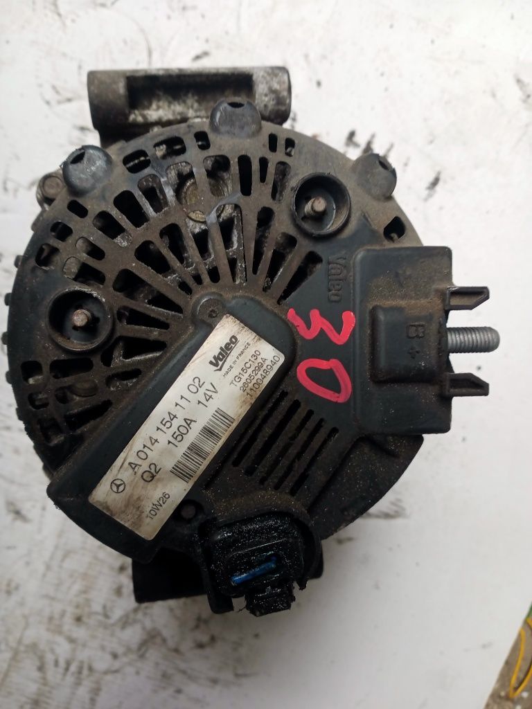 Sprzedam używany alternator Mercedes A 0 1 4 1      .5 4110 2