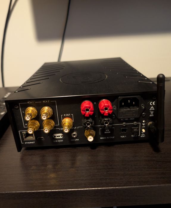 Amplificador/Streamer Gold Note IS-10