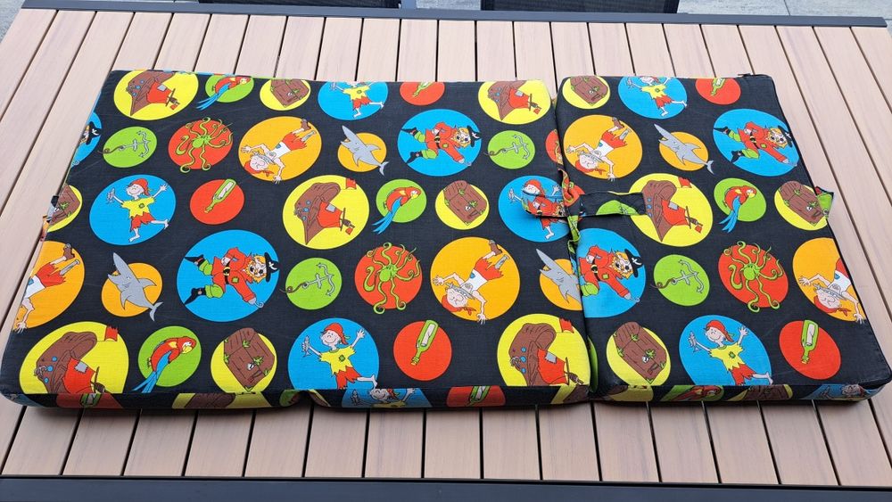 Fotelik gąbkowy z materacem