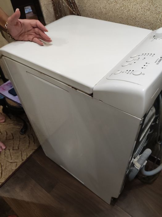 Пральна машина. Під рем