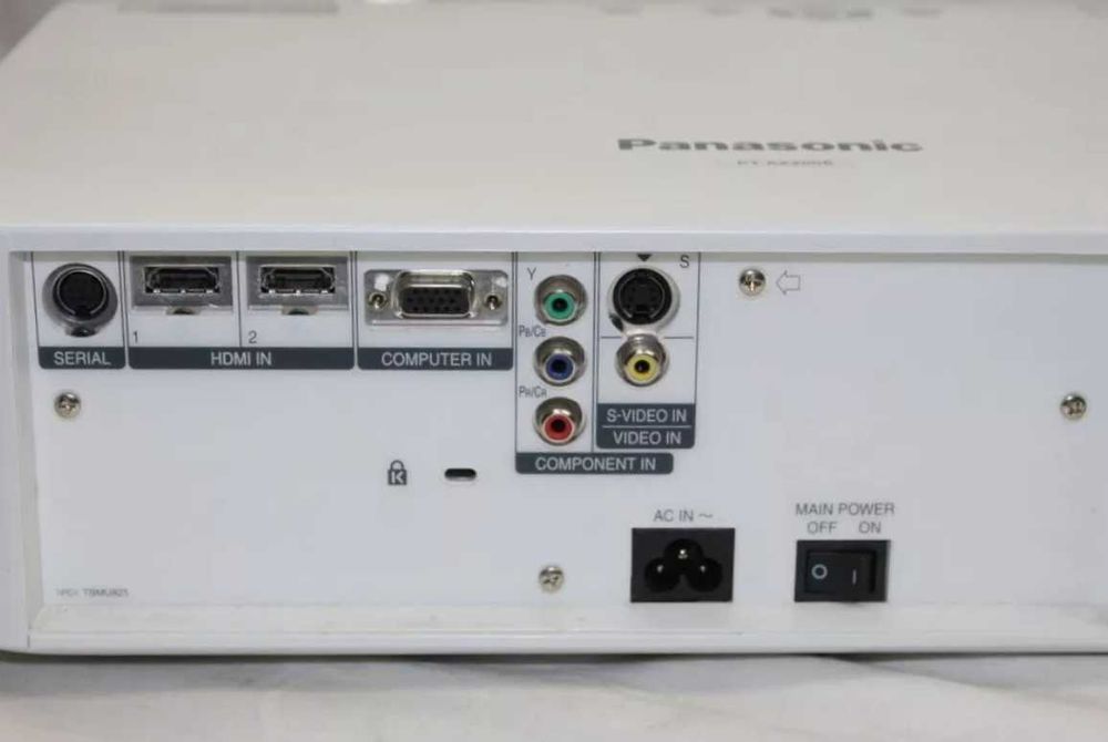 Panasonic PT-AX200E 16:9 HD-проектор для домашнього кінотеатру