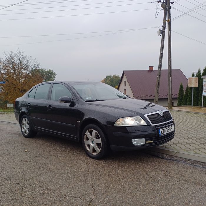 Octavia 2 1.6mpi lpg  tempomat xenon Alu Czujniki długie Opłaty
