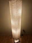 Candeiro alto com 3 lampadas