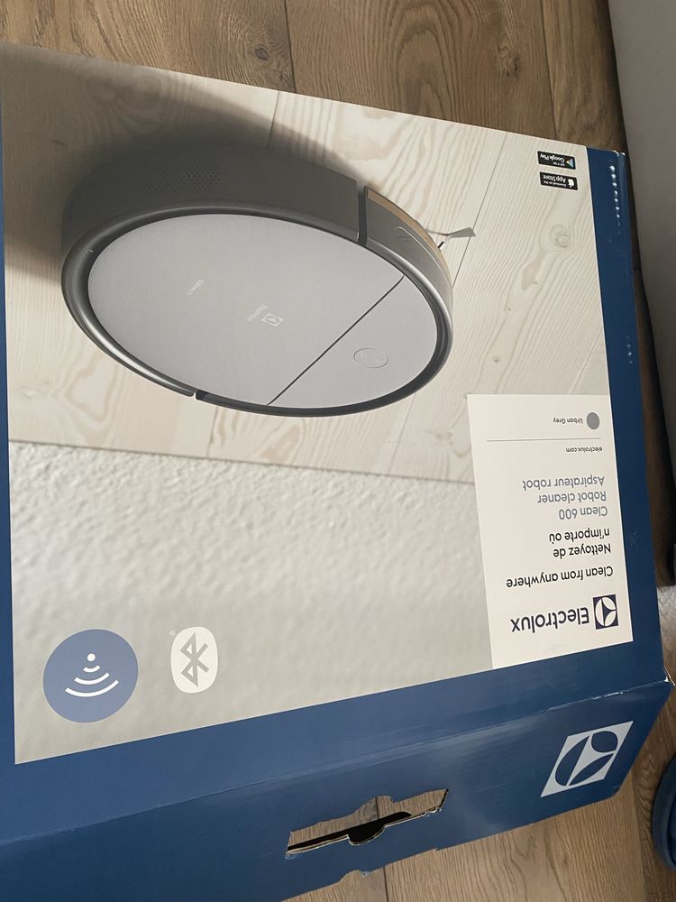 Irobot odkurzacz sprzątający Electrolux clean 600 pudełko oryginalne