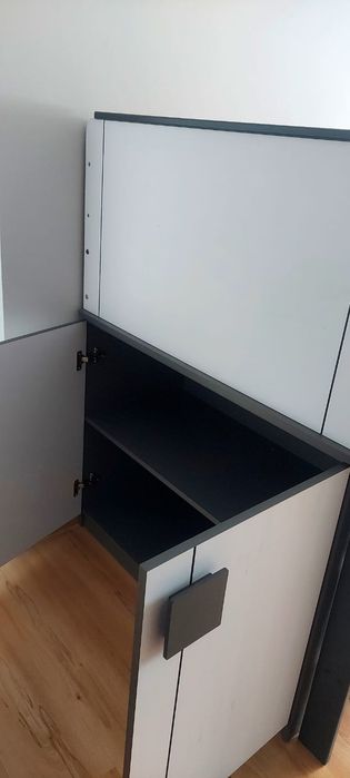 Sprzedam łóżko piętrowe z biurkiem z kolekcji  GUMI.