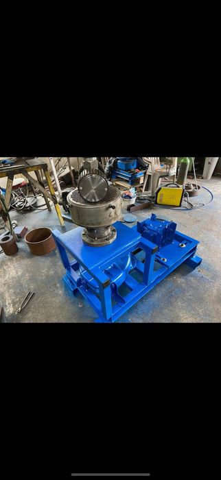 Peleciarka fi 300 22 KW nowa wom Peleciarka ciągnik wom