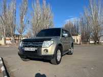 Mitsubishi Pajero 4