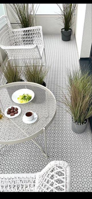 Ikea KROKHOLMEN
Stolik kawowy, ogrodowy, beżowy, 73 cm - stan bdb