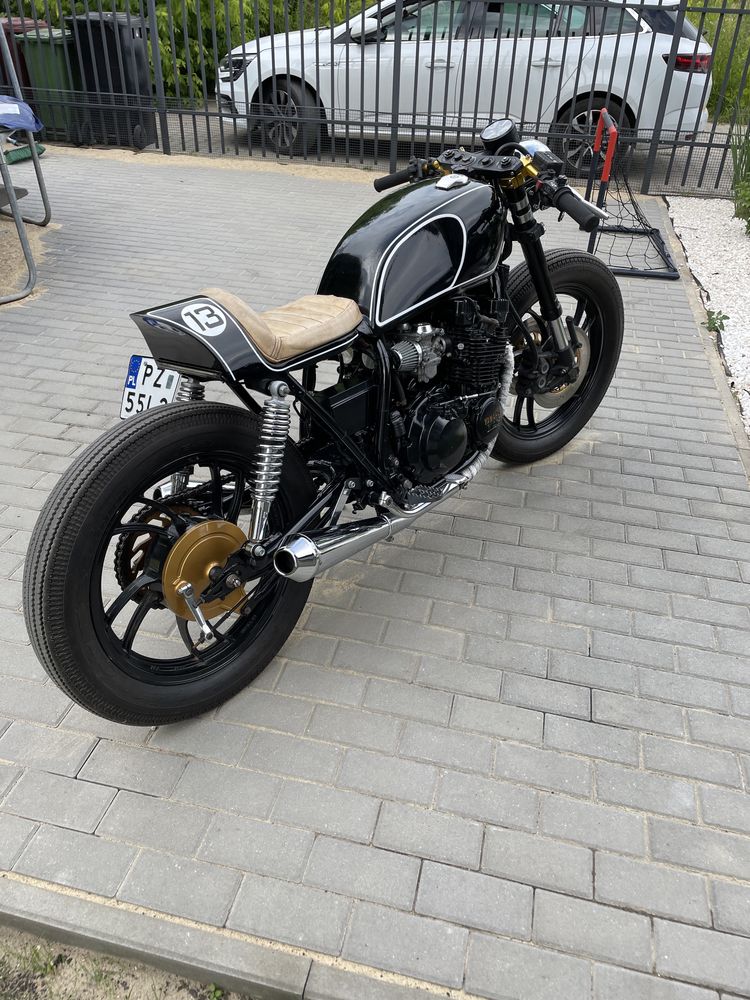 Yamaha XJ 550 cafe racer