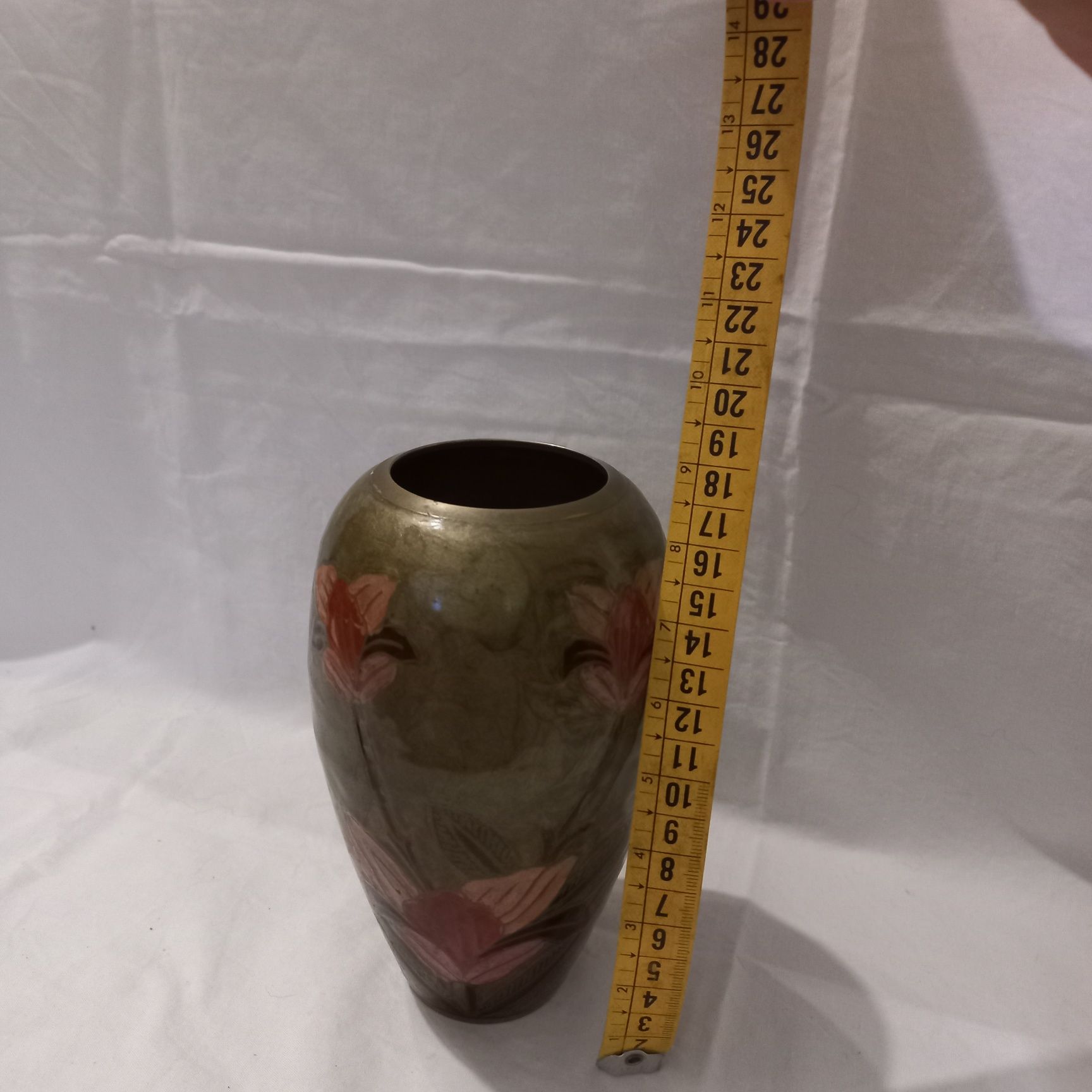 Jarra cobre com flores pintadas a mão e envernizada