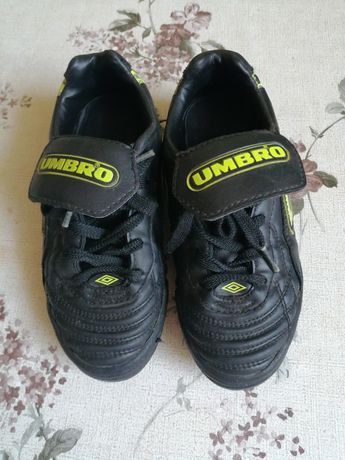Buty sportowe turfy buty piłkarskie Umbro rozmiar 30 wkładka 19,5cm
