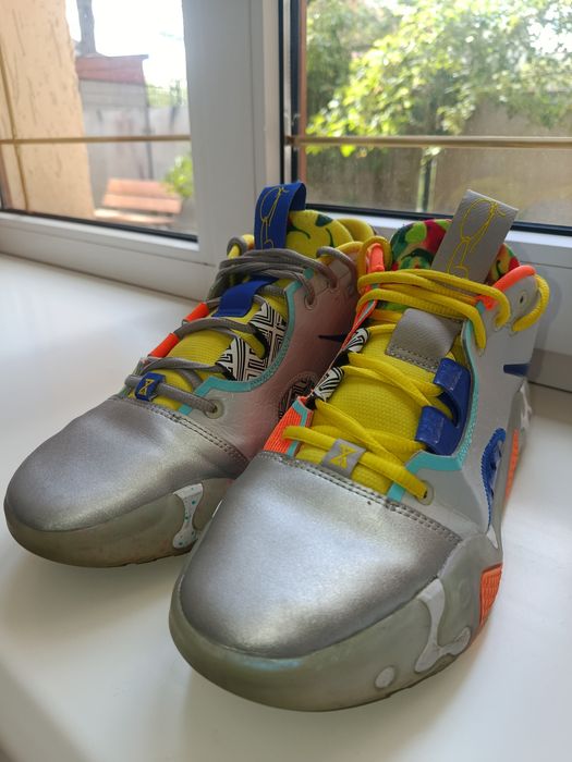 Кросівки Nike       .