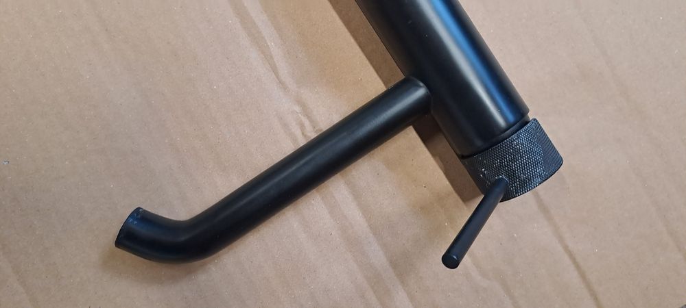 Bateria umywalkowa czarna