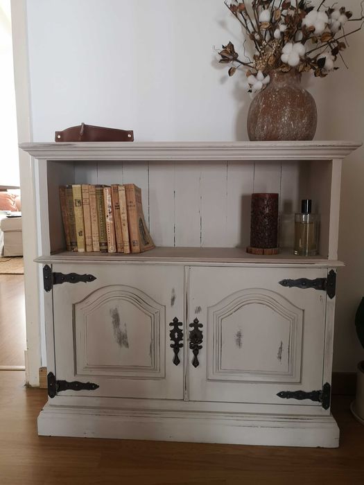 Móvel em madeira recuperado (decapê)