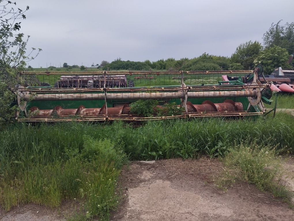 Продам жатку зернову дон 1500