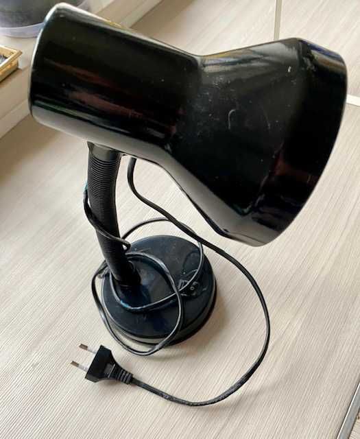 Biurkowa lampka czarna – elastyczne ramię