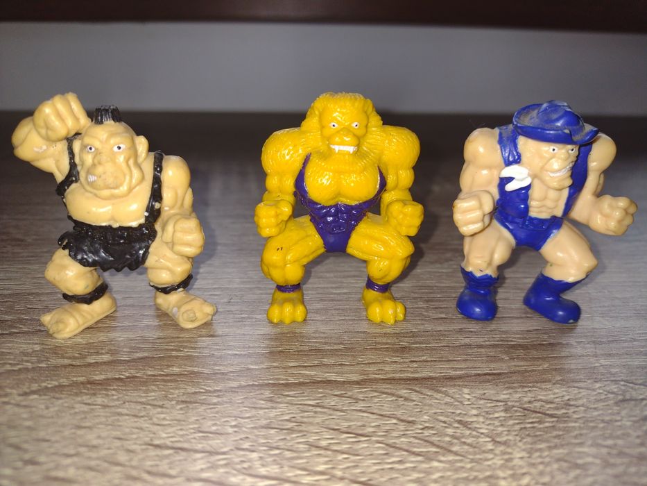 Monster wrestlers figurki z lat 90 dla kolekcjonera