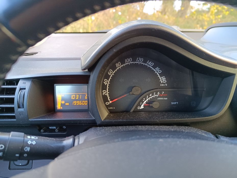Toyota IQ em ótimo estado