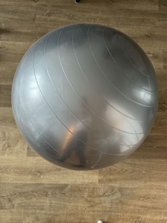 Piłka gimnastyczna 75 cm