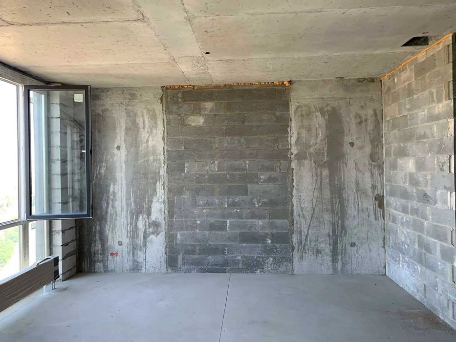 Продам  дворiняну 3-кімнатну квартиру  ЖК "Варшавський Плюс"